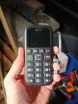 Telefon Maxcom MM428BB z ładowarką