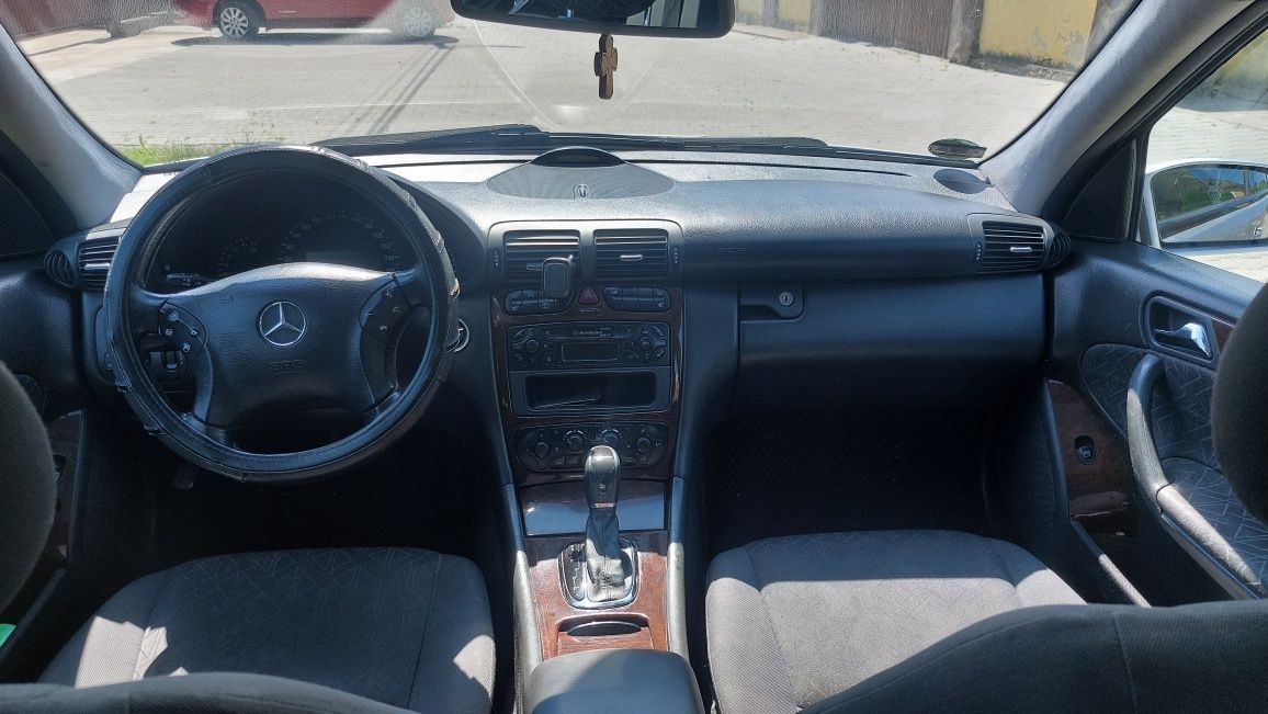 Mercedes-Benz C-Class Elegance 2003 W203 220CDI Автомат
