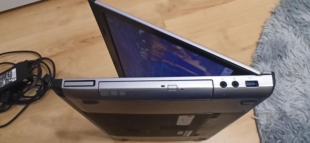 Laptop Dell 15.6" i7 2620M, 6GB RAM, dysk 250 GB, windows 10, HDMI,usb