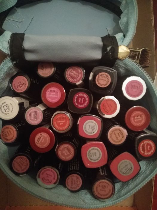 Batons marca Avon
