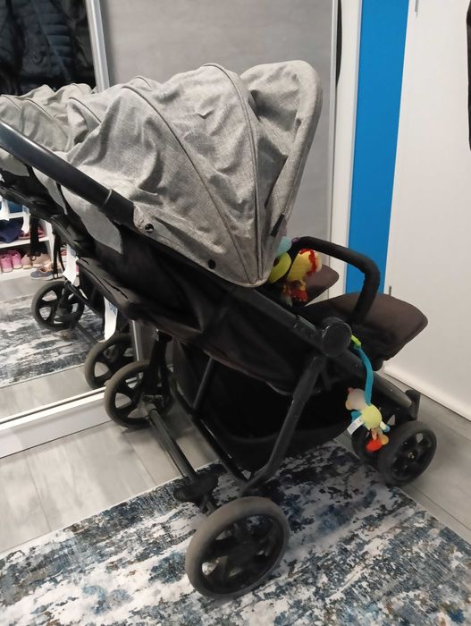 Wózek spacerowy dla bliźniąt