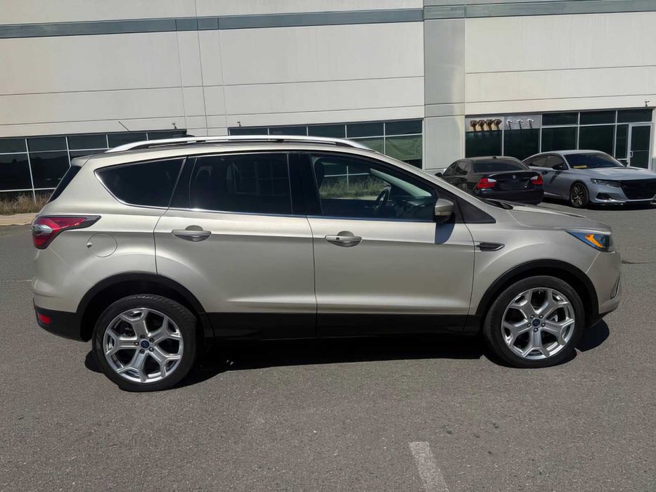 Ford Escape      2017