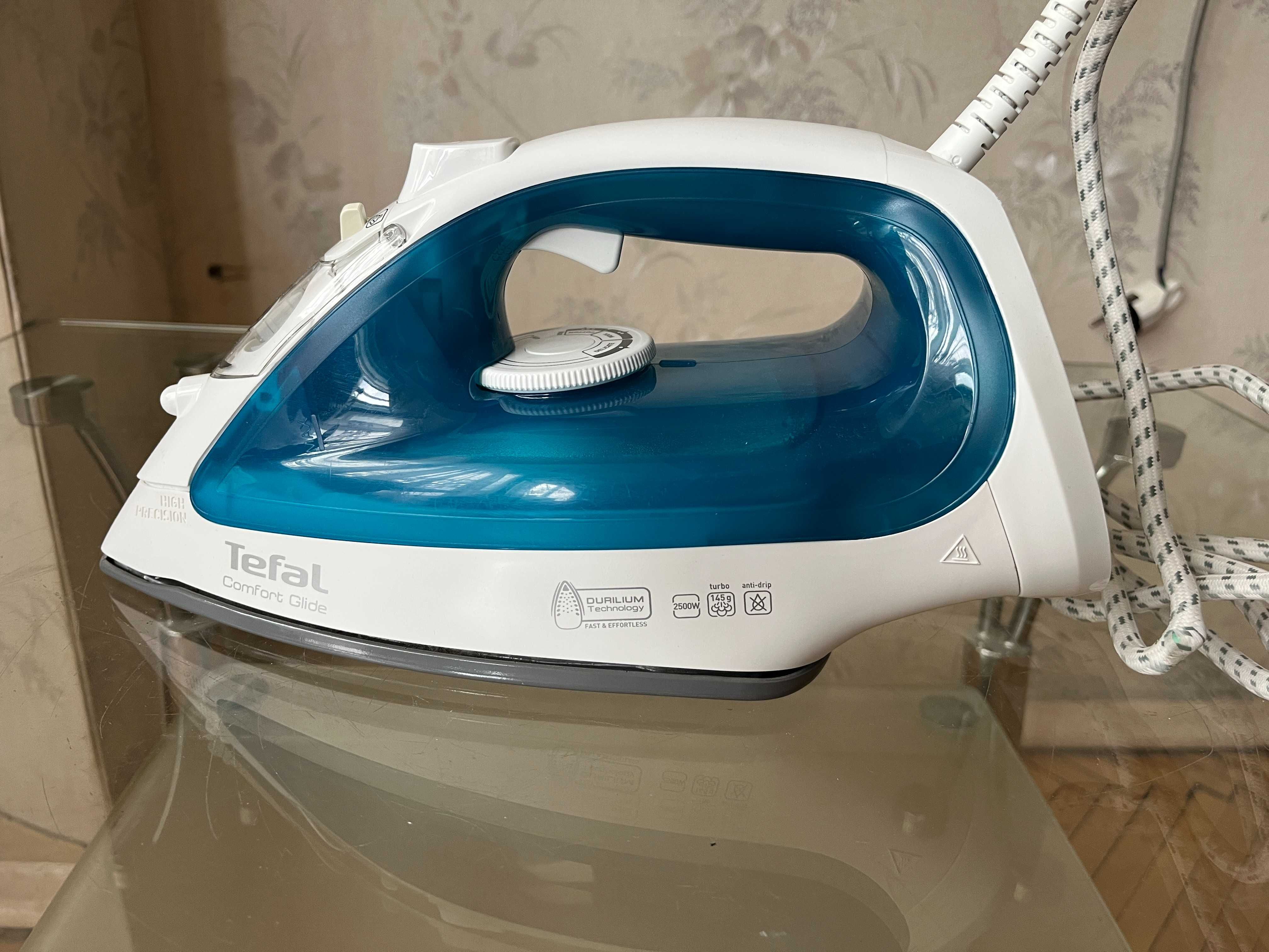 Утюг Tefal Comfort Glide FV 2682