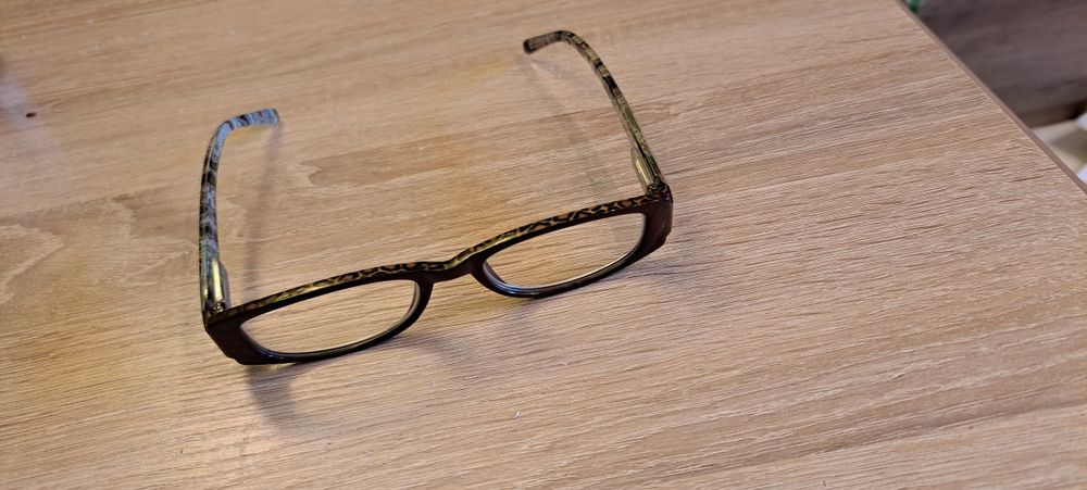 Okulary korekcyjne +2  na obydwa oczy