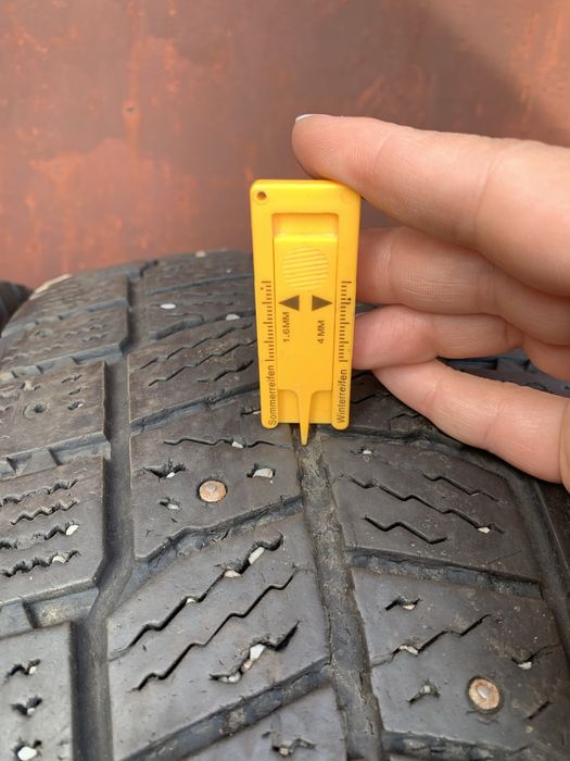 Шини зима шип Continental VanContact Ice 215/65 R16 C