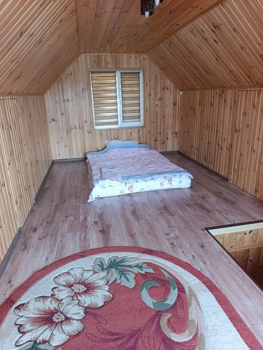 Продаж 2-поверх.чудового будинку біля водойми.