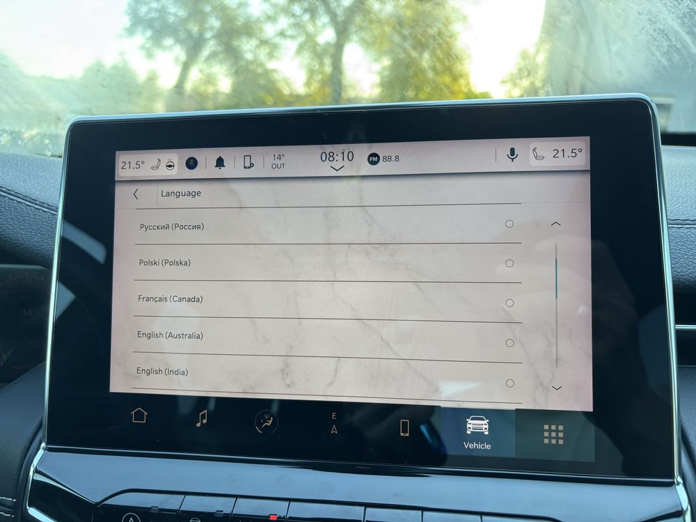 Jeep Compass radio uconnect 5 polski mapy lektor aplikacje youtube