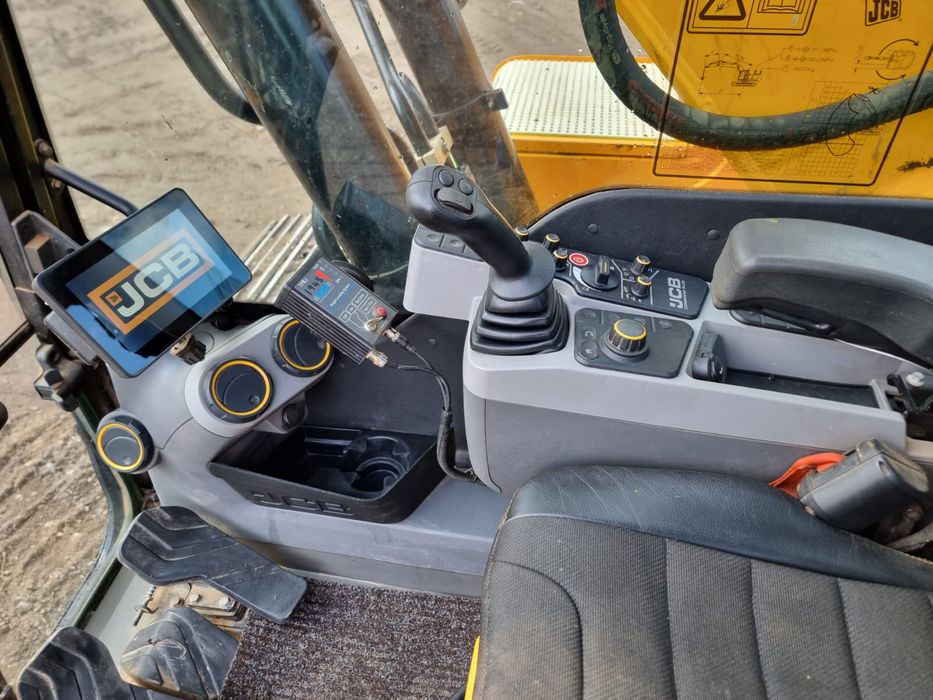 Продам экскаватор JCB 220 , 2020 года