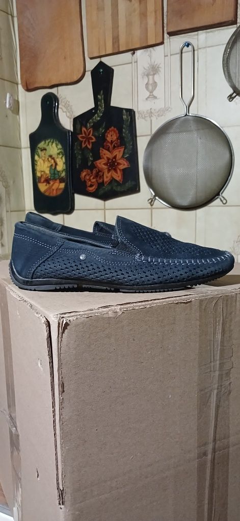 Продам мокасины замшевые