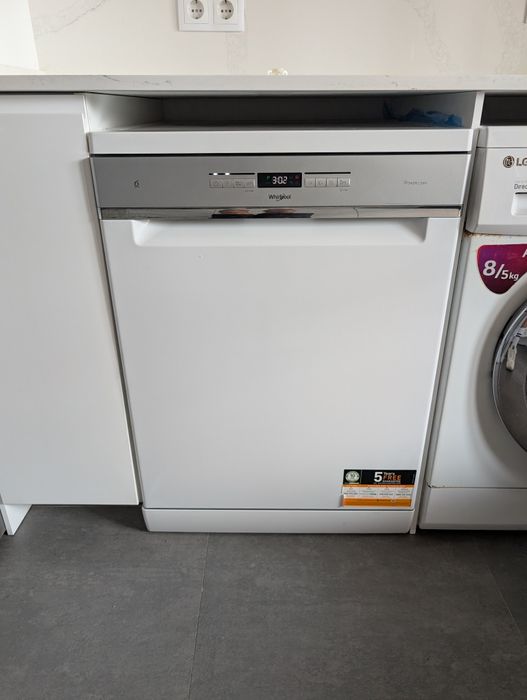 Máquina de Lavar Loiça WHIRLPOOL Branca