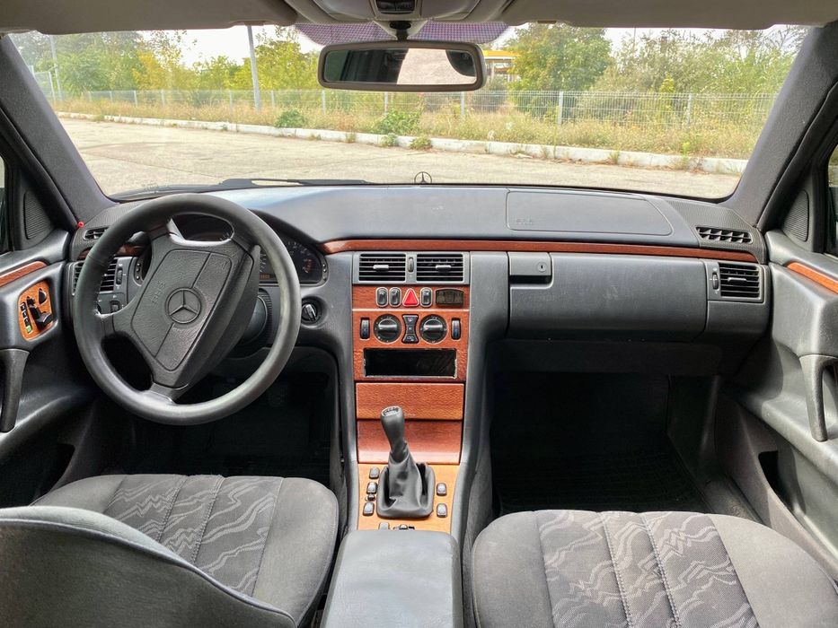 Mercedes Benz E class W210 газ / бензин