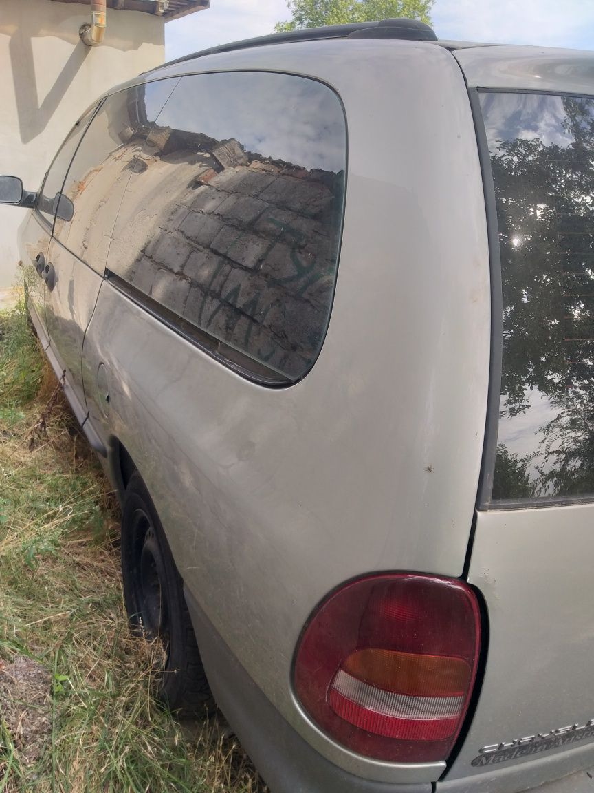 Chrysler Grand Voyager 2.5TDI-разборка.
