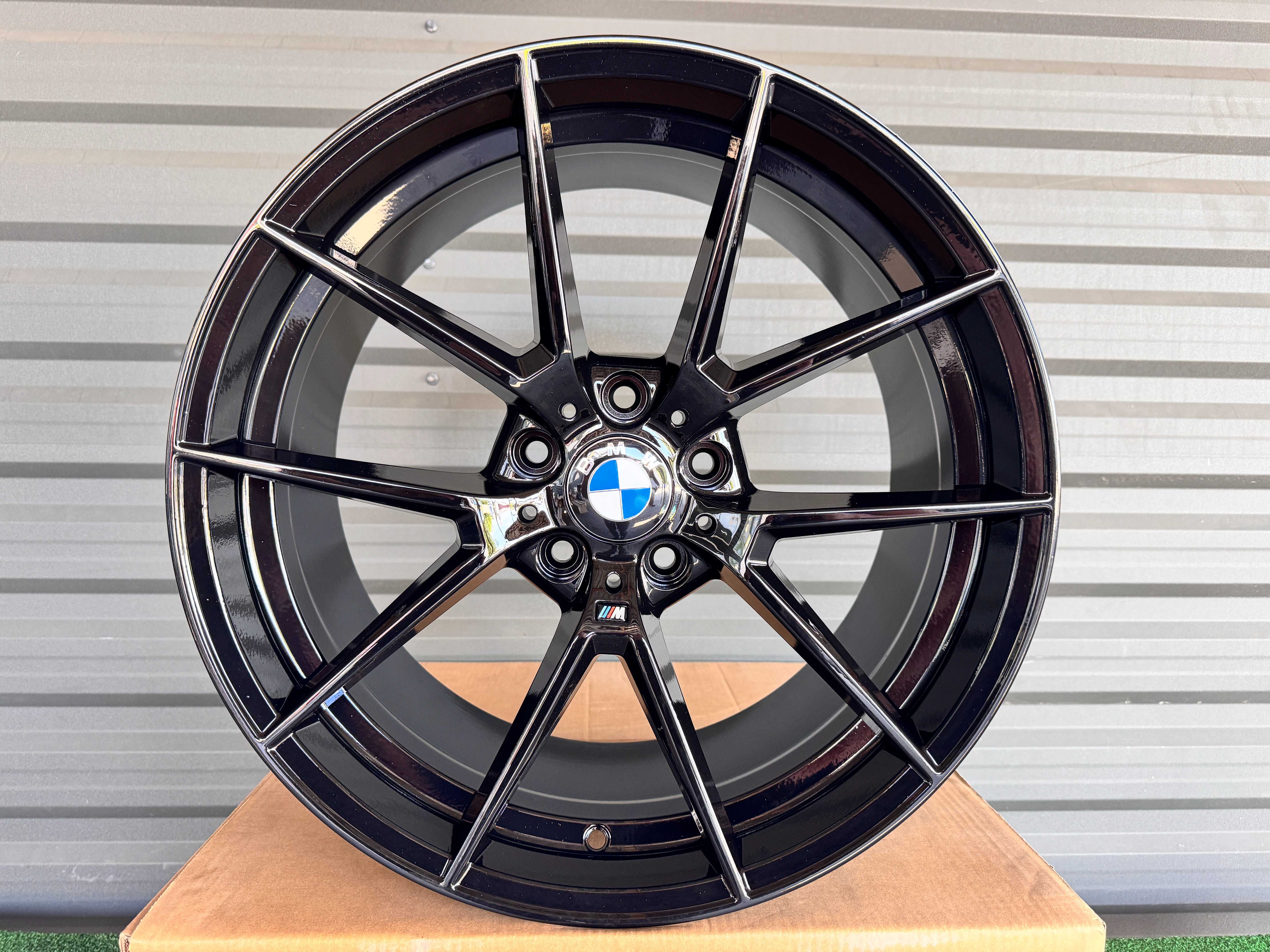 Одно та Різноширокі Чорні R19 5x120 BMW F10 F11 F01 F30 F32 F13 E60