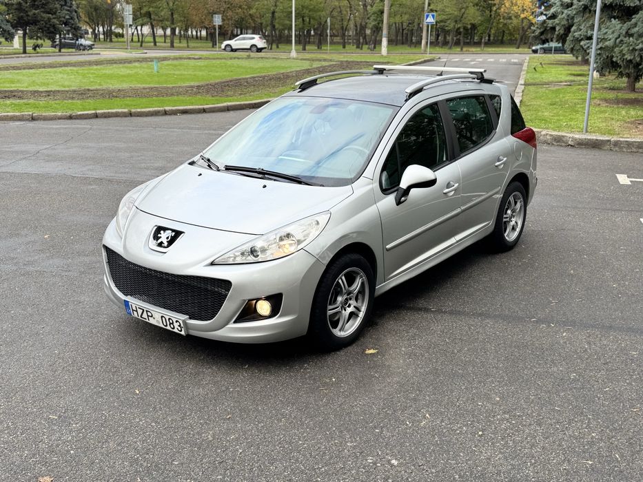 Peugeut 207, 1.6 Т-Дизель 2011 Сел поехал!