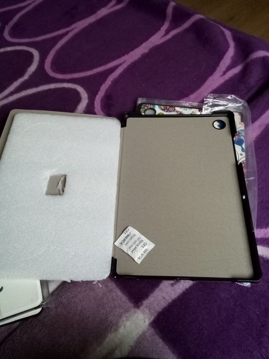Magnetyczne etui na tablet