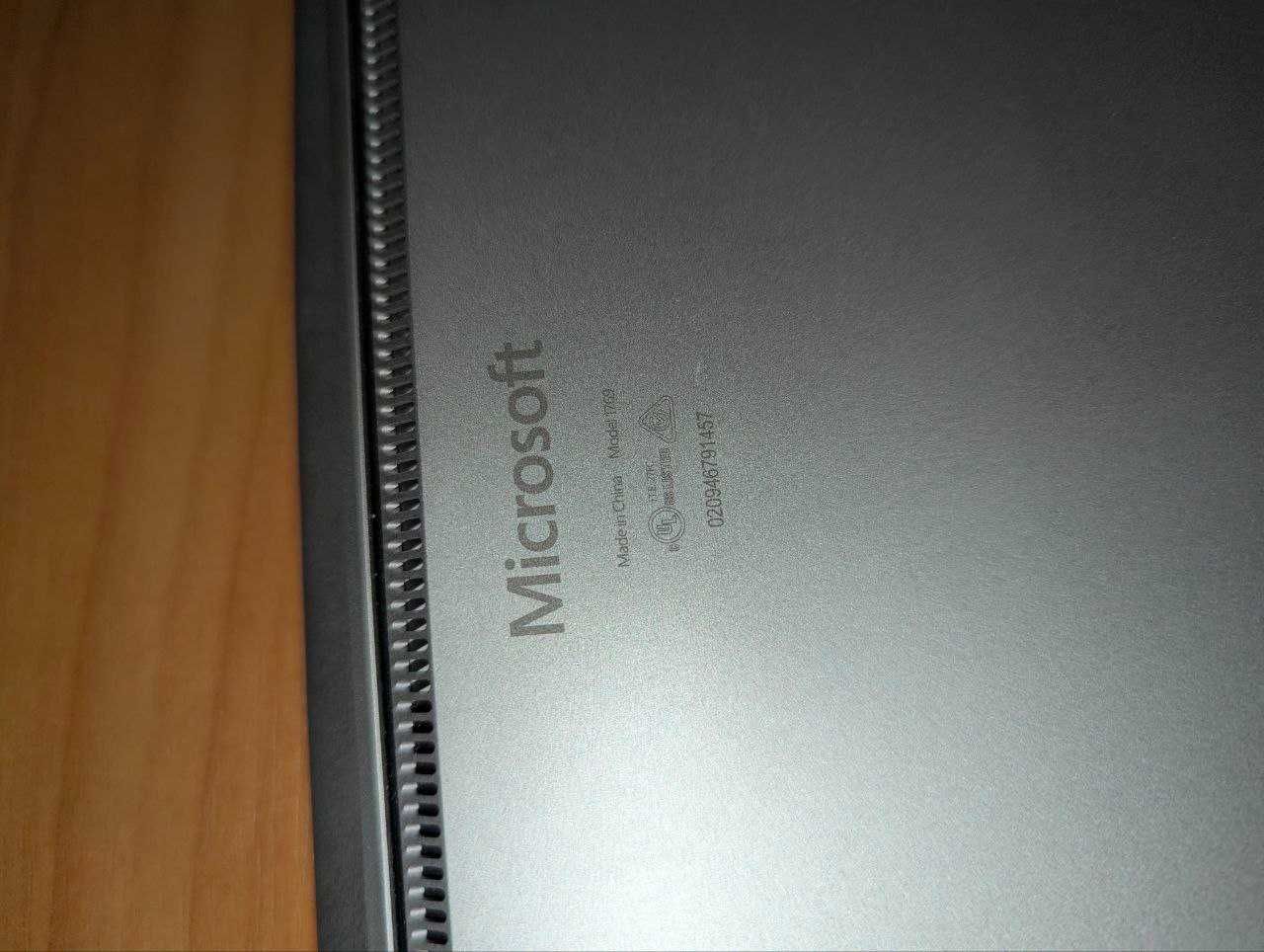 Microsoft Surface Laptop 2 - 13.5" Model 1769