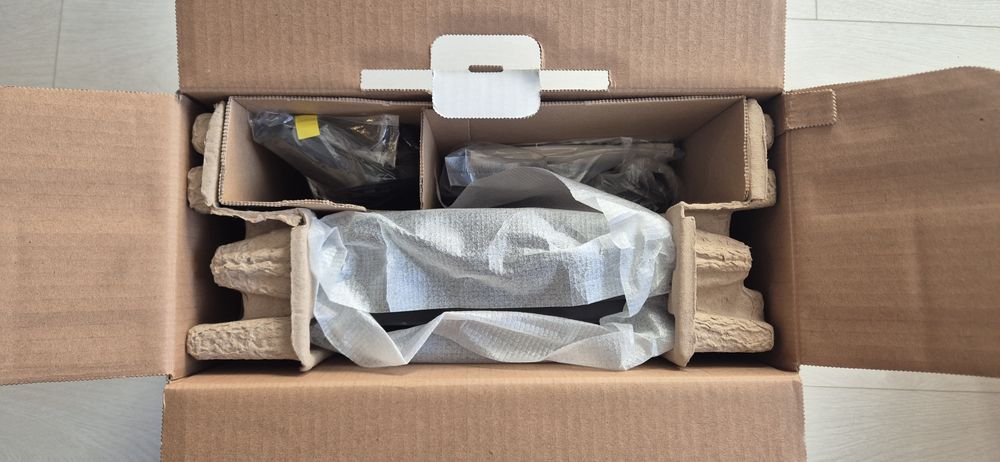 Vendo Playstation 3 Slim 500Gb com Caixa + 2 Comandos + Jogos