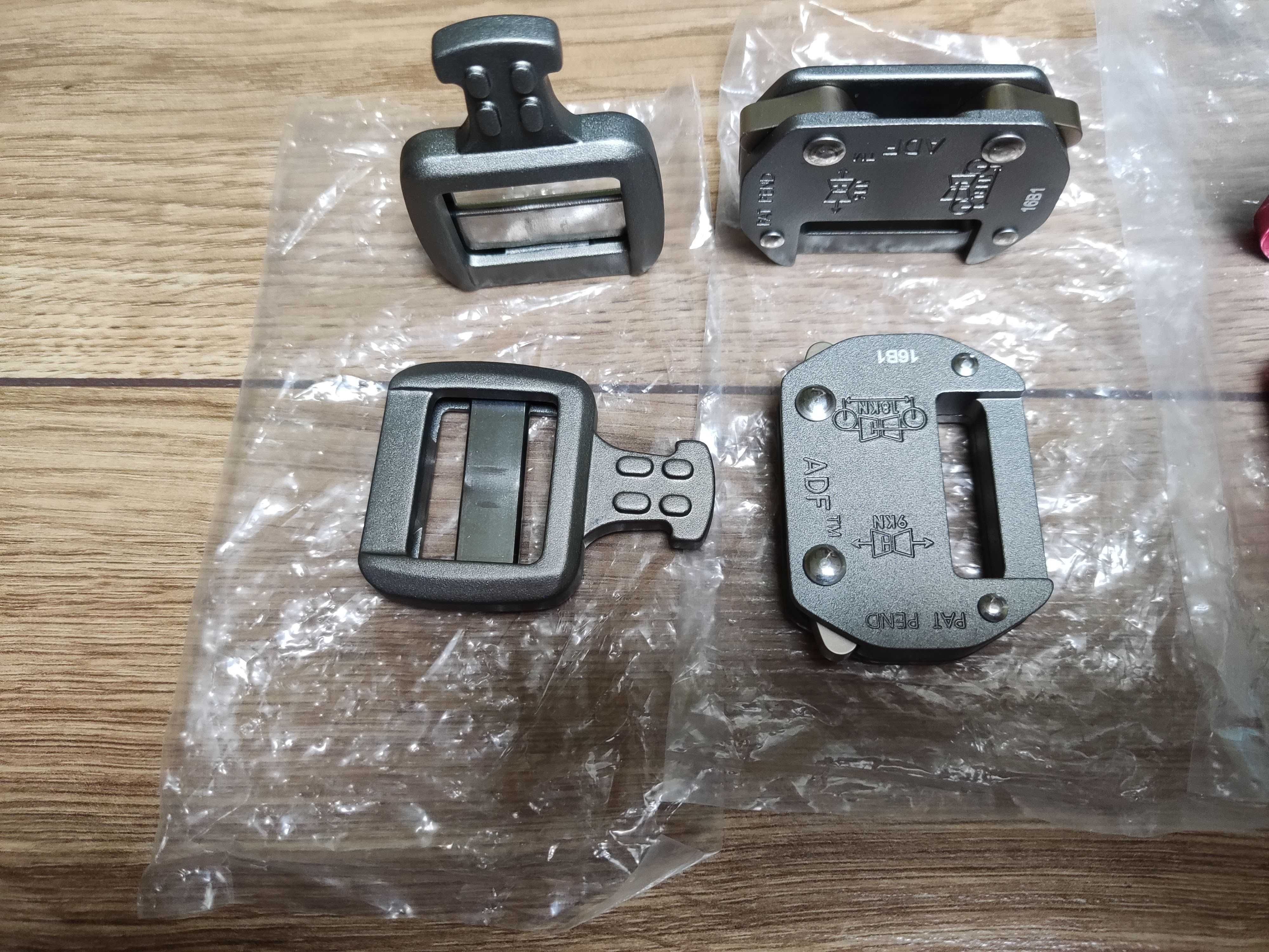 Klamra Fusion Raptor 25mm AD-220-25, szara, czerwona