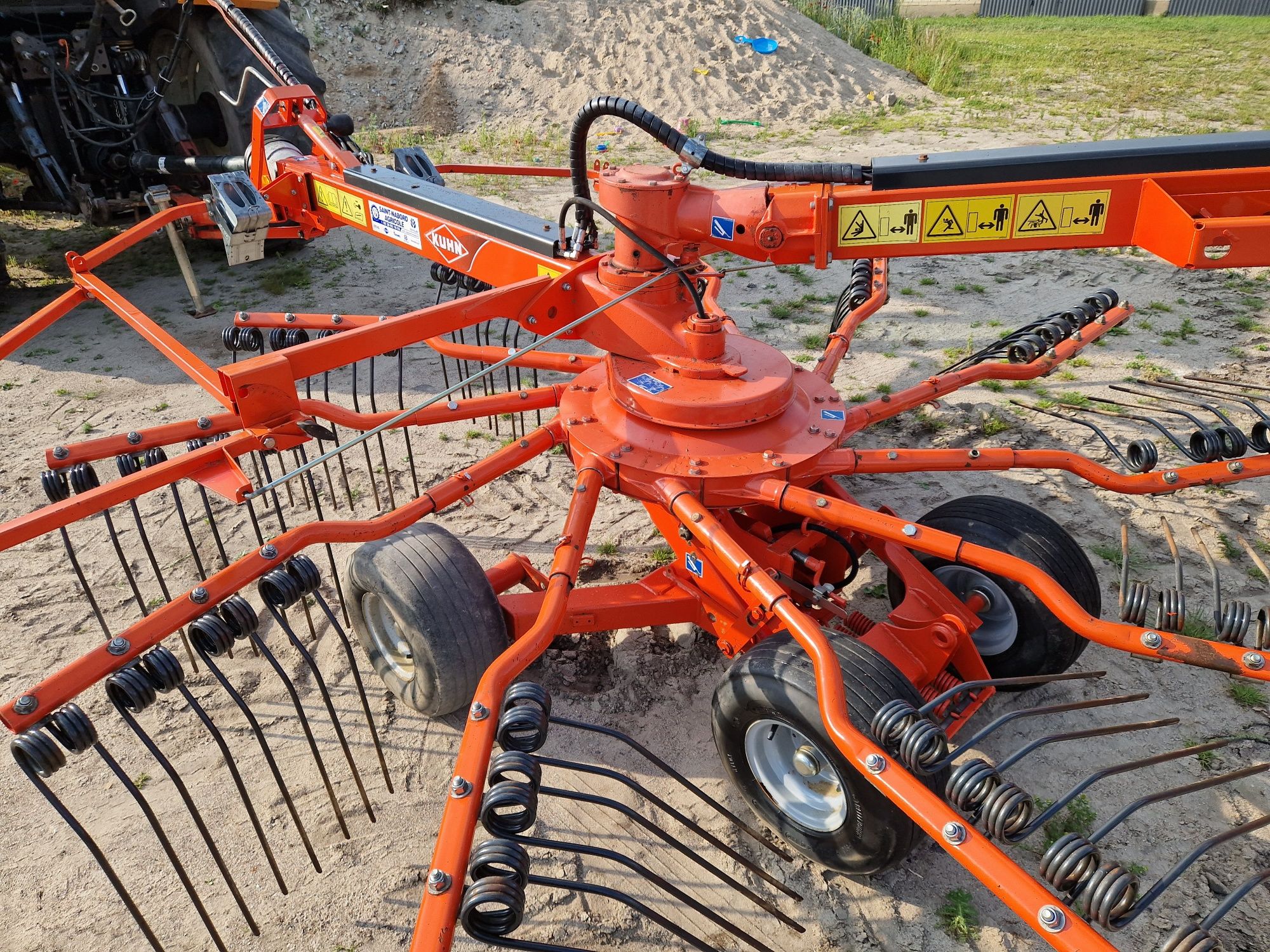 Zgrabiarka dwukaruzelowa KUHN GA 6632 Masterdrive 2012rok boczna Stoll