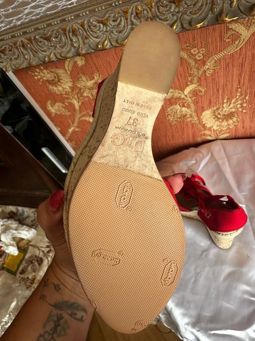 D&G,італійські оригінальні, тканина пару раз носила,з профілактикою