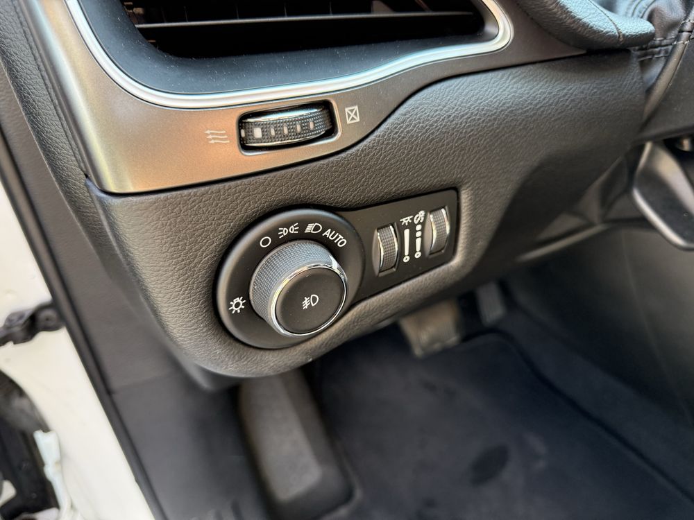 Jeep Cherokee Kl 2019 рік Latitude plus