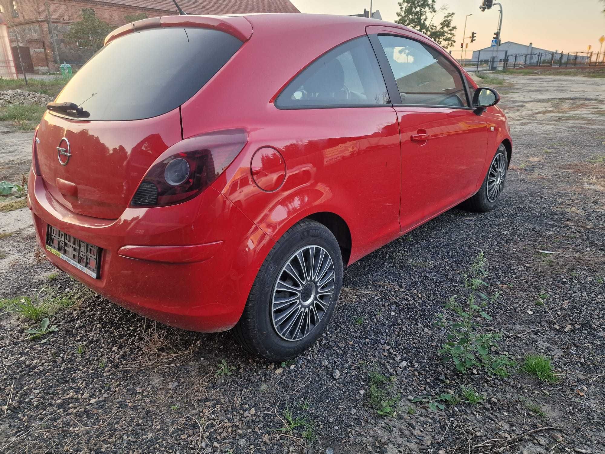 ćwiartka tył błotnik opel corsa D 3d  LAK Z547
