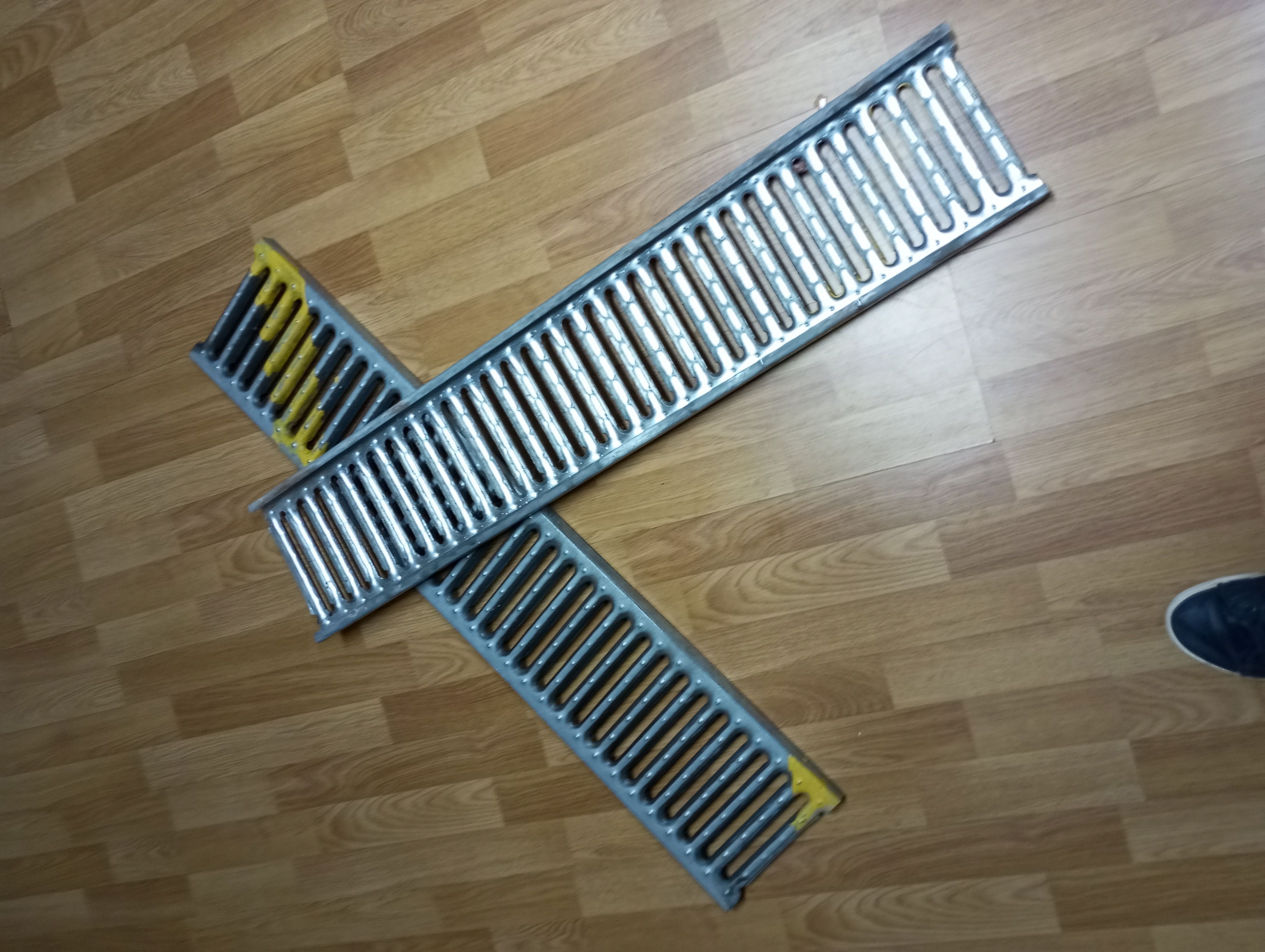 Vendo Grelhas Galvanizadas de Aço A 15