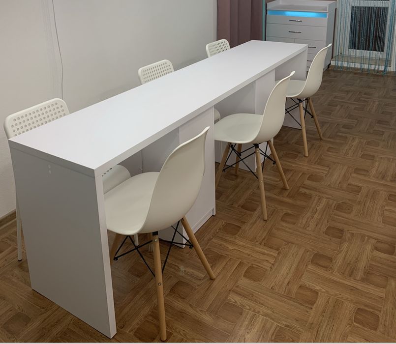 Продам стол манирюрный на 3 мастера