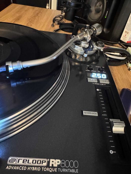 Gramofon Reloop RP8000