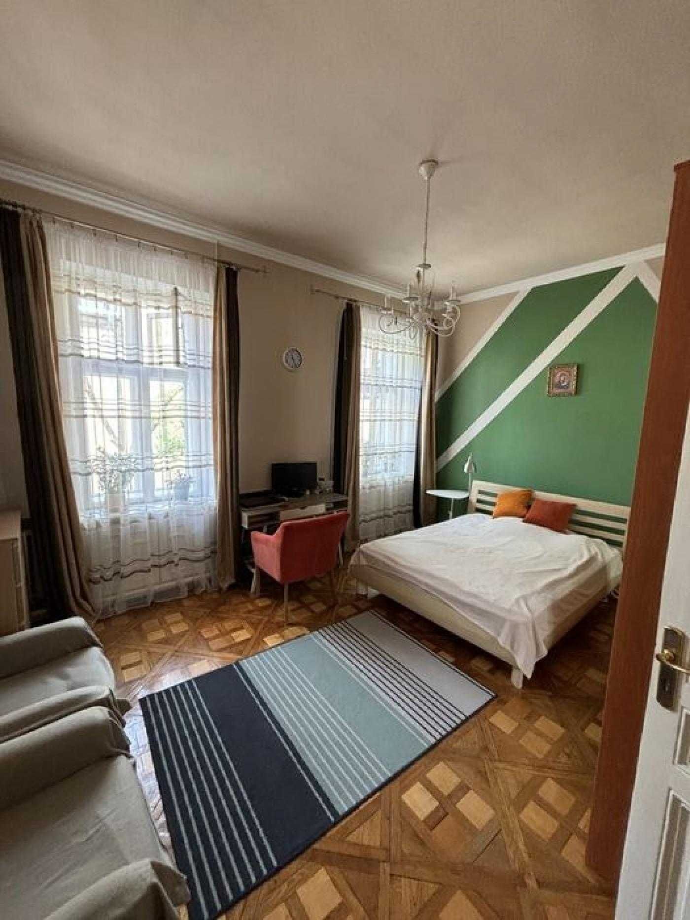 Продаж 3 кімнатної квартири, центр,  проспект Шевченка