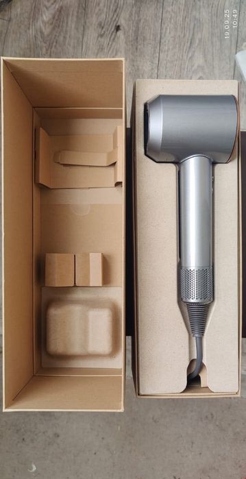 Фен Dyson supersonic