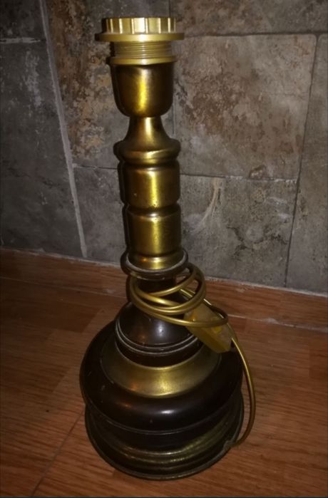 Pé de Candeeiro        .