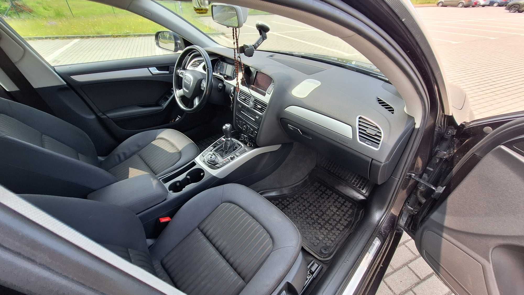 Sprzedam Audi a4 b8 2.0 143KM (178) 2010 rok 248000 przebiegu.