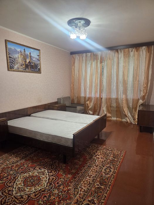 Сдам 3-комнатную квартиру на долгий срок.