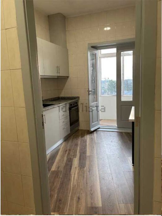 Apartamento T2+1 na Lapa, Porto — Totalmente Remodelado