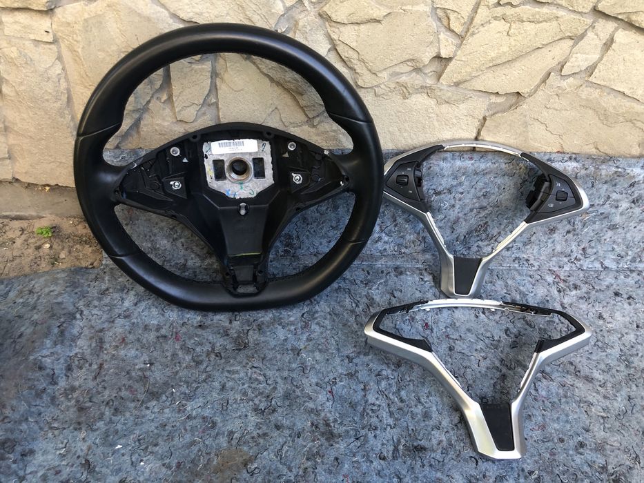 Руль Tesla model S