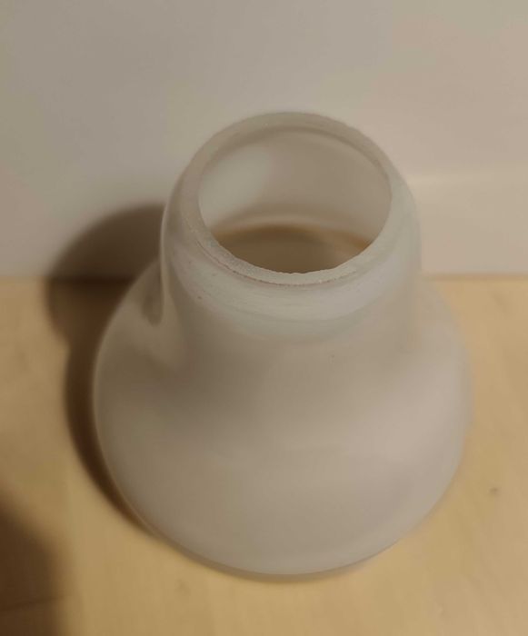 Szklany klosz do  lampy żyrandola z czasów PRL