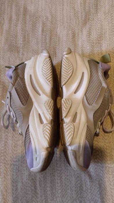 Кроссовки 37 размер 100 гр