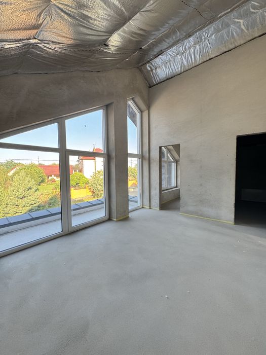 Продаж Сучасний будинок з гаражем с. Тарасове, Луцький р-н