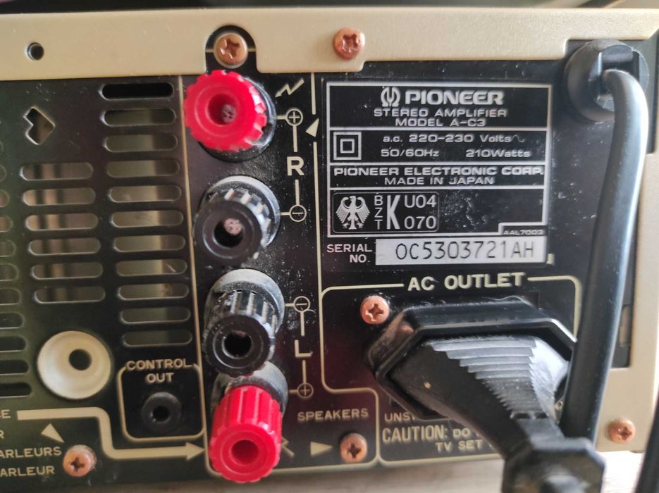 sprzedam wieżę PIONEER seria C-3 cztery elementy