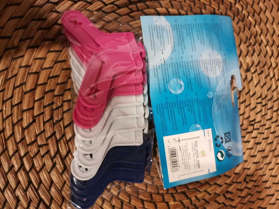 Klamerki, wieszaki na skarpetki