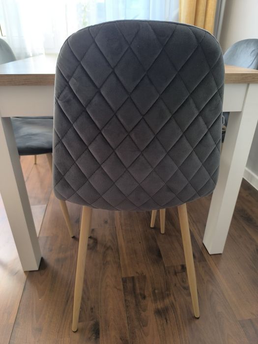 Stół Black Red White i 6 krzeseł tapicerowanych