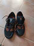 Sapatos de Segurança 2W4 Novos nº43
Em pele com biqueira de aço 
Porte