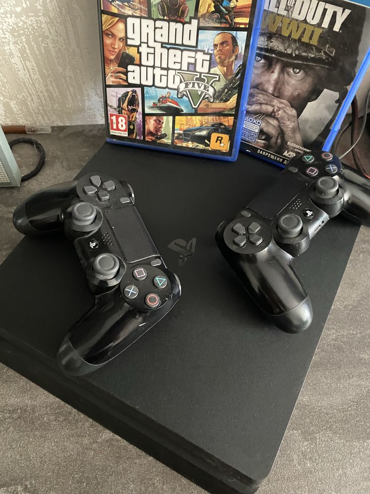 Playstation 4 slim 1 TB