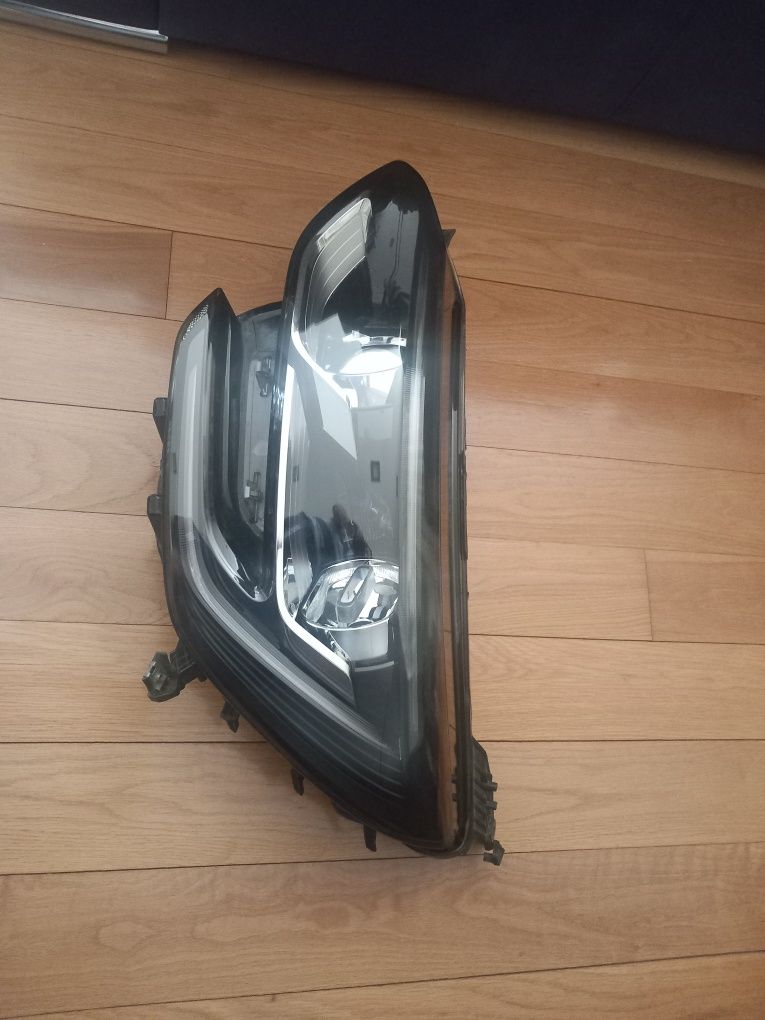 Farol optica frente esquerda LED original Renault Megane IV ano 2018