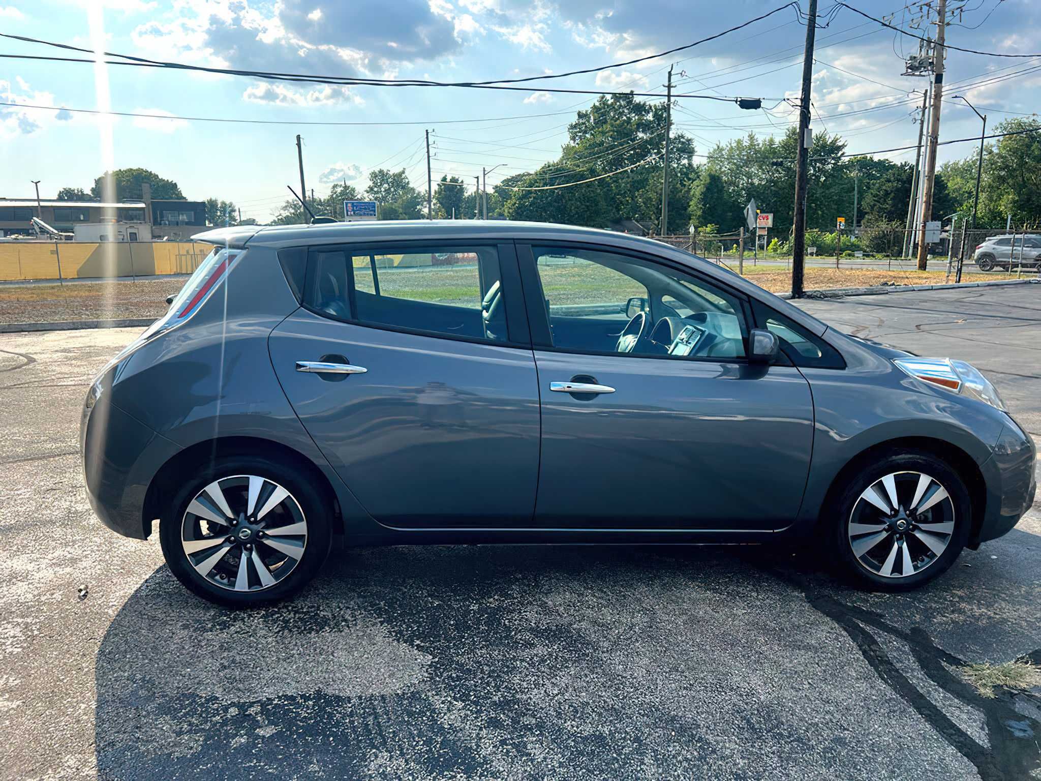 2017 Nissan LEAF SL