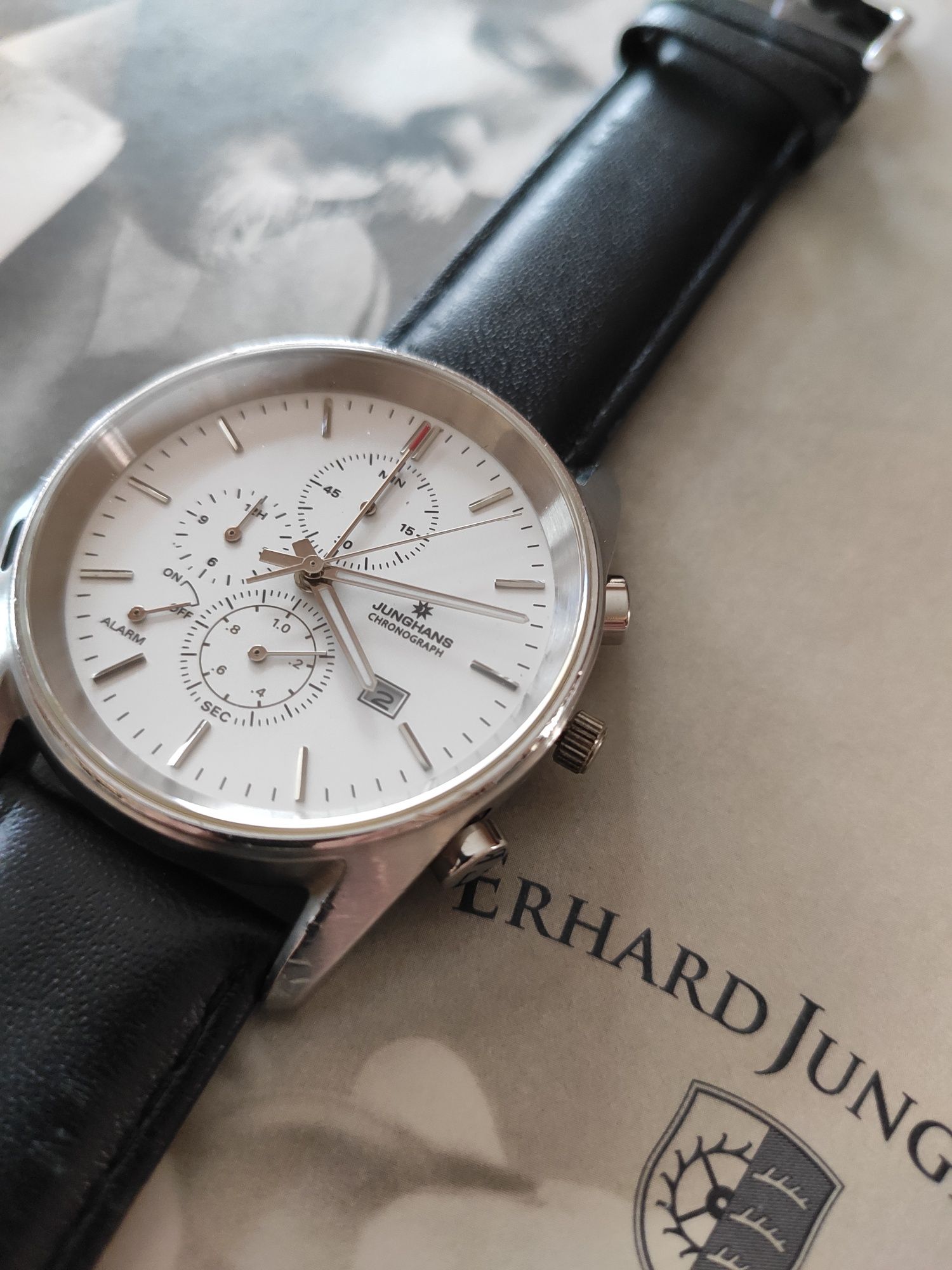 Junghans_Chronograf_Alarm