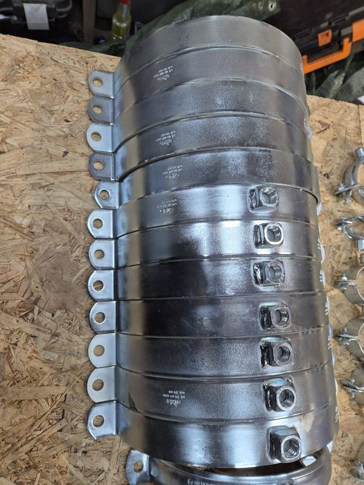 Obejmy do rur firmy Silka.