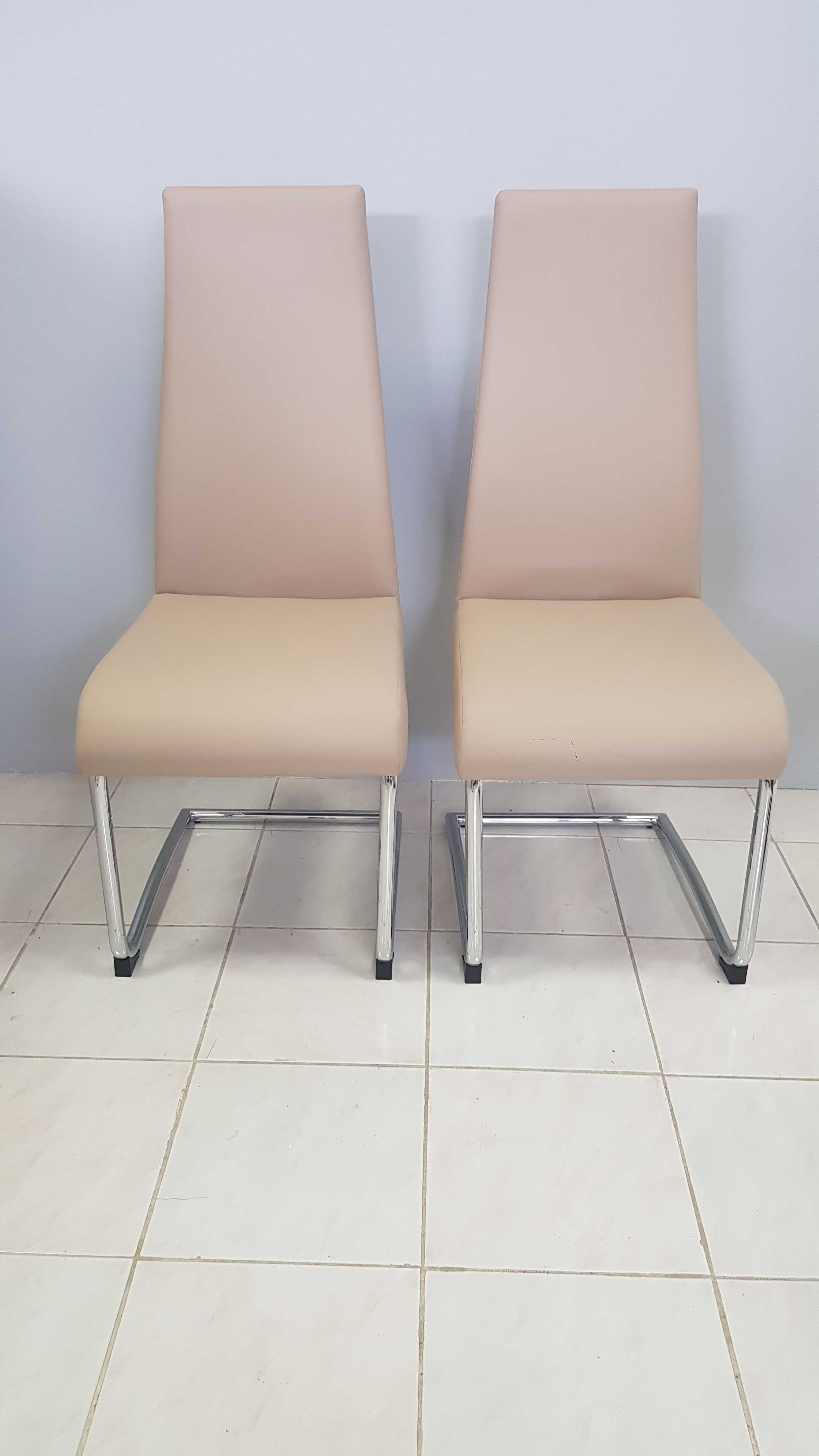 Cadeiras de refeições ergonómicas e estofadas
