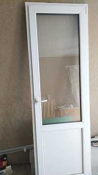Продам балконную м/п дверь с однокамерным стеклопакетом.
